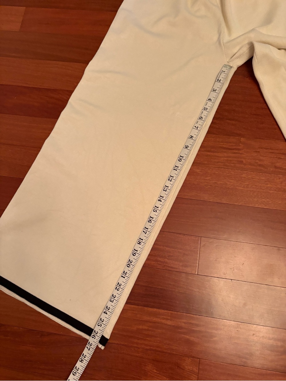 Women’s Cream/Ivory Two-Piece Knit Pantsuit with Black Trim / Sz L So Comfy!!! - Picture 12 of 12